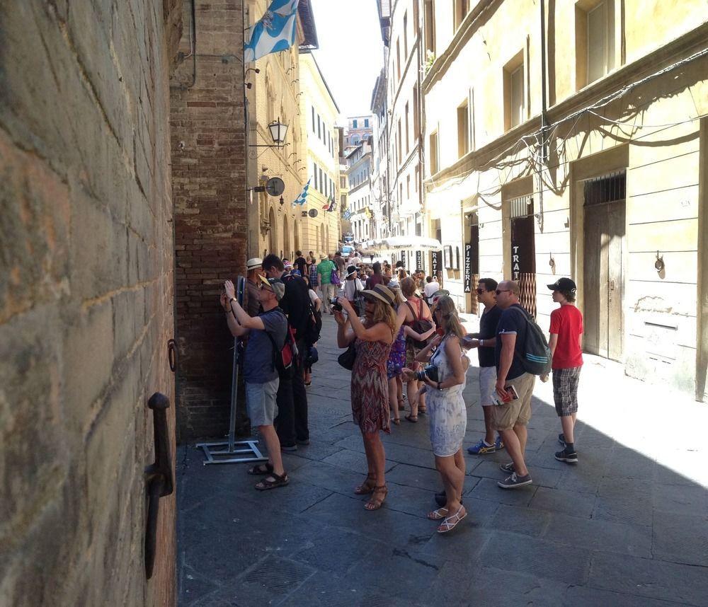 Bed and Breakfast Palazzo Masi Siena Esterno foto